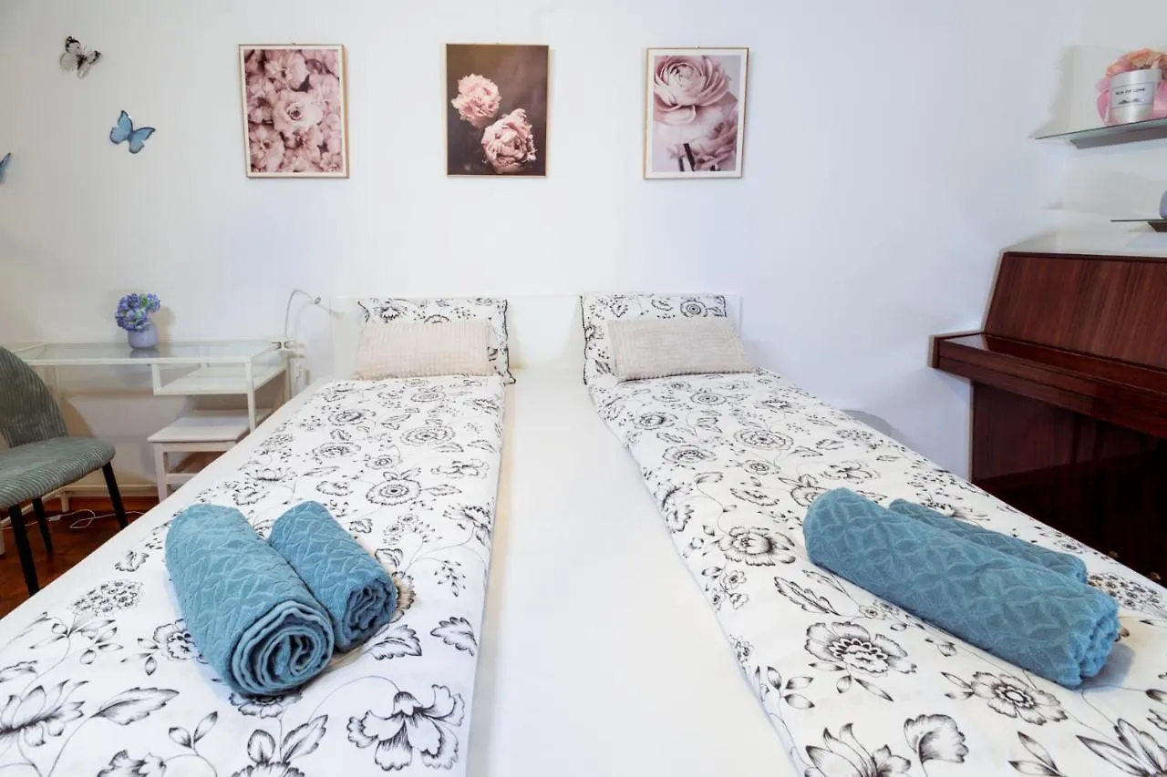 Apartment Central Living Vegova-With Parking Ljubljana